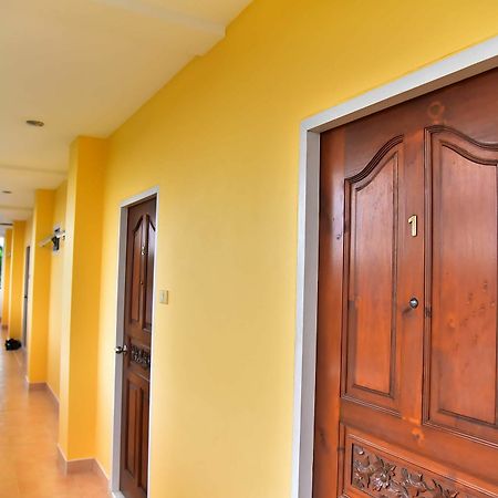 Sun Beach Guesthouse Prachuap Khiri Khan Exterior foto