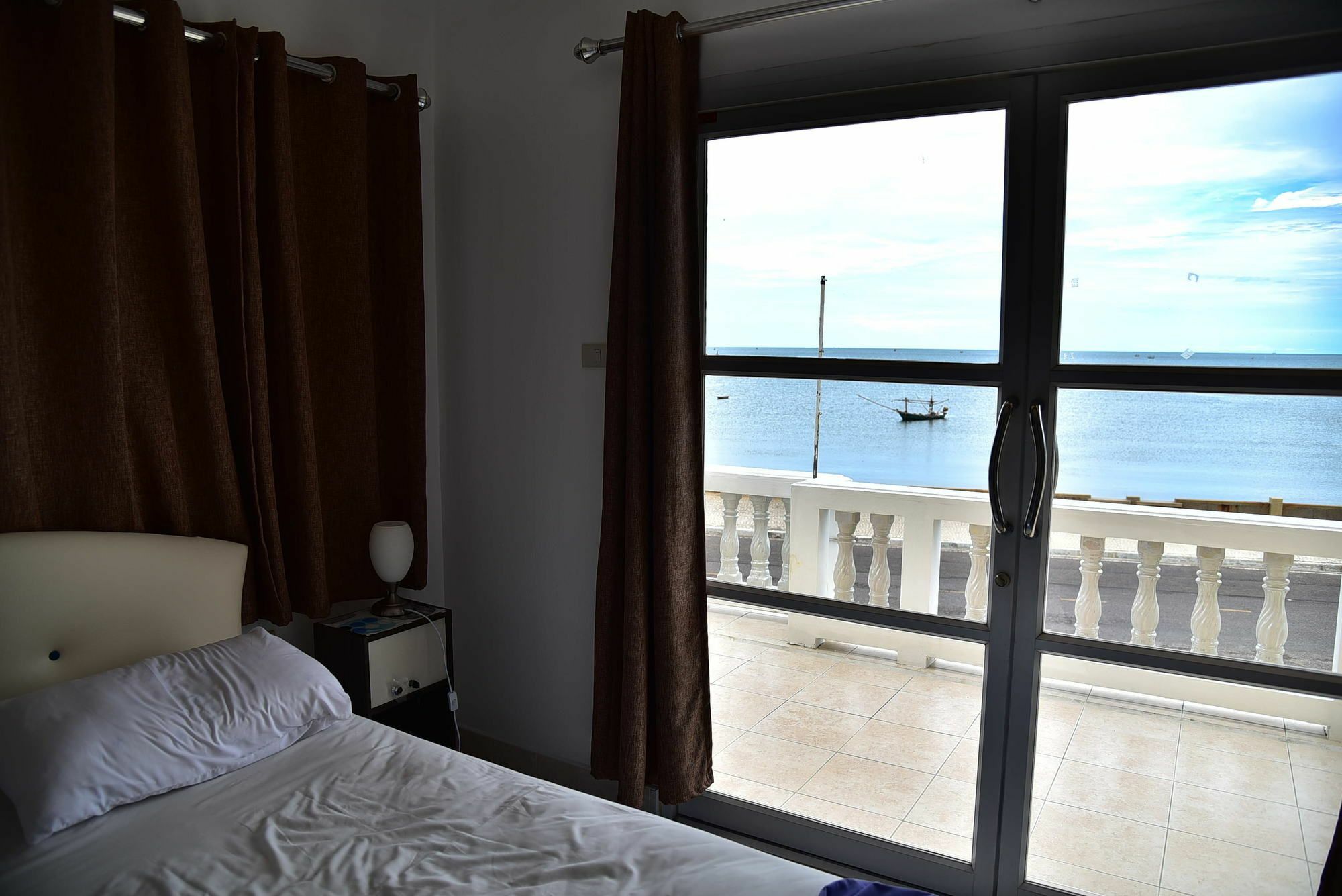 Sun Beach Guesthouse Prachuap Khiri Khan Exterior foto